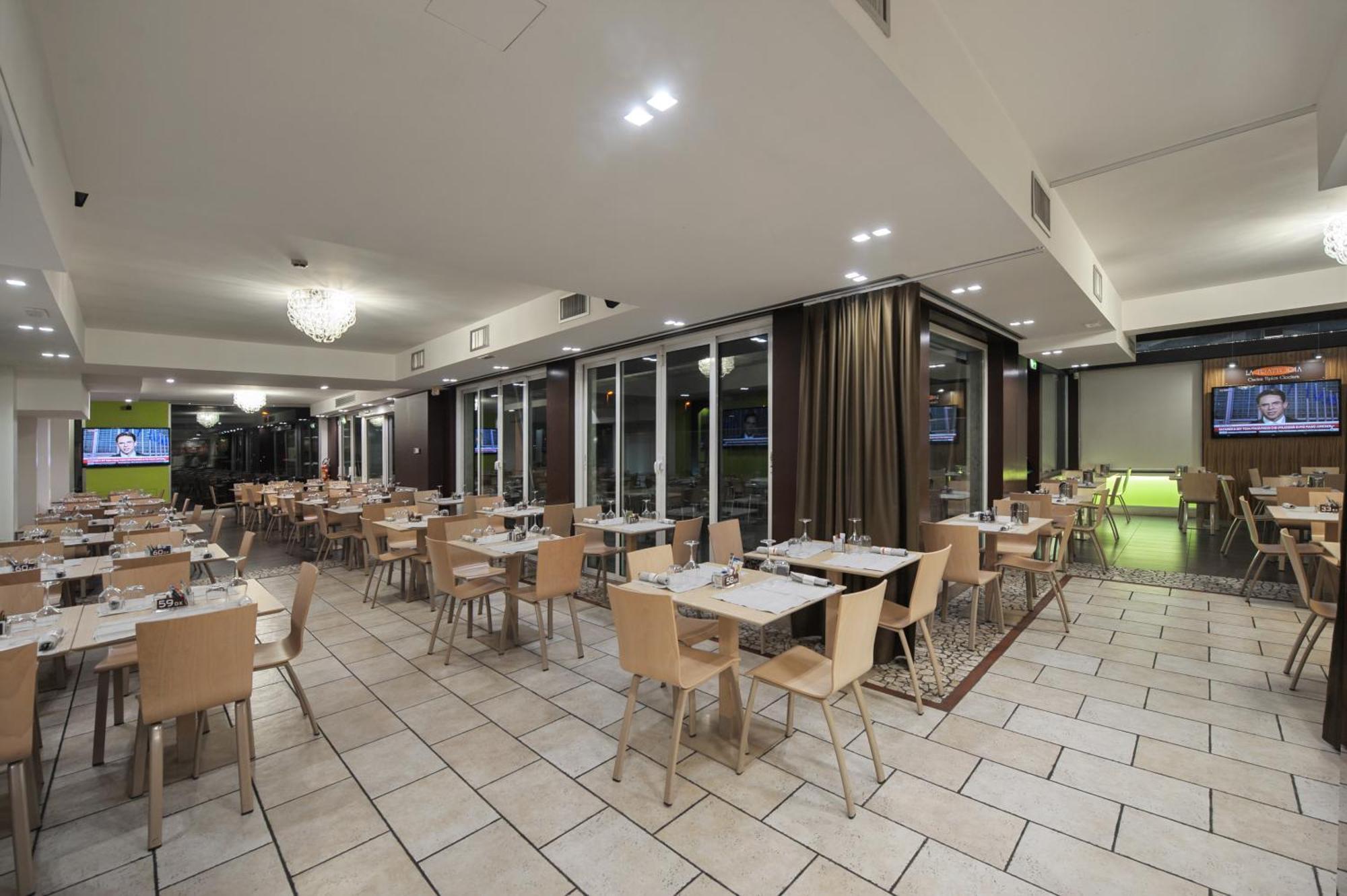Hotel Testani Frosinone Exterior photo